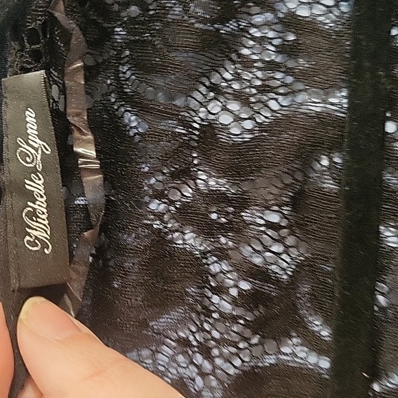 Black 3/4 of length overcoat lace back to where you can see through stretchy - Picture 5 of 5